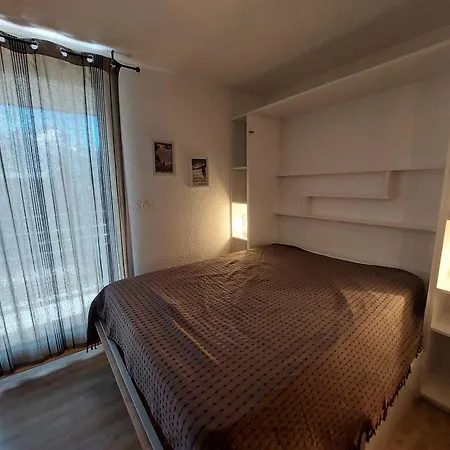 4 Pers, Au Pied Des Pistes Avec Balcon - Fr-1-516-81 Les Deux Alpes