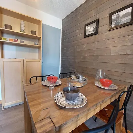 4 Pers, Au Pied Des Pistes Avec Balcon - Fr-1-516-81 * Les Deux Alpes