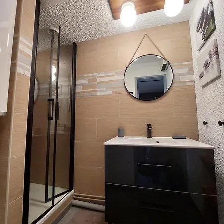 4 Pers, Au Pied Des Pistes Avec Balcon - Fr-1-516-81 Apartment