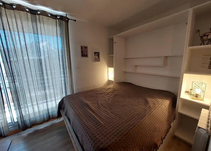 4 Pers, Au Pied Des Pistes Avec Balcon - Fr-1-516-81 Les Deux Alpes