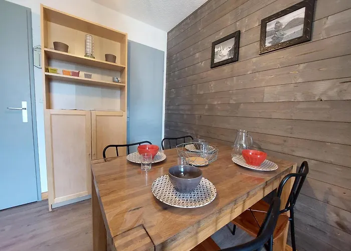 4 Pers, Au Pied Des Pistes Avec Balcon - Fr-1-516-81 * Les Deux Alpes